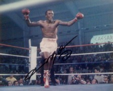 Sugar Ray Leonard signed 10x8 photograph