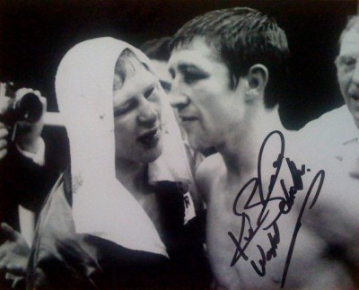 Ken Buchanan signed 10x8 photograph