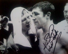 Ken Buchanan signed 10x8 photograph